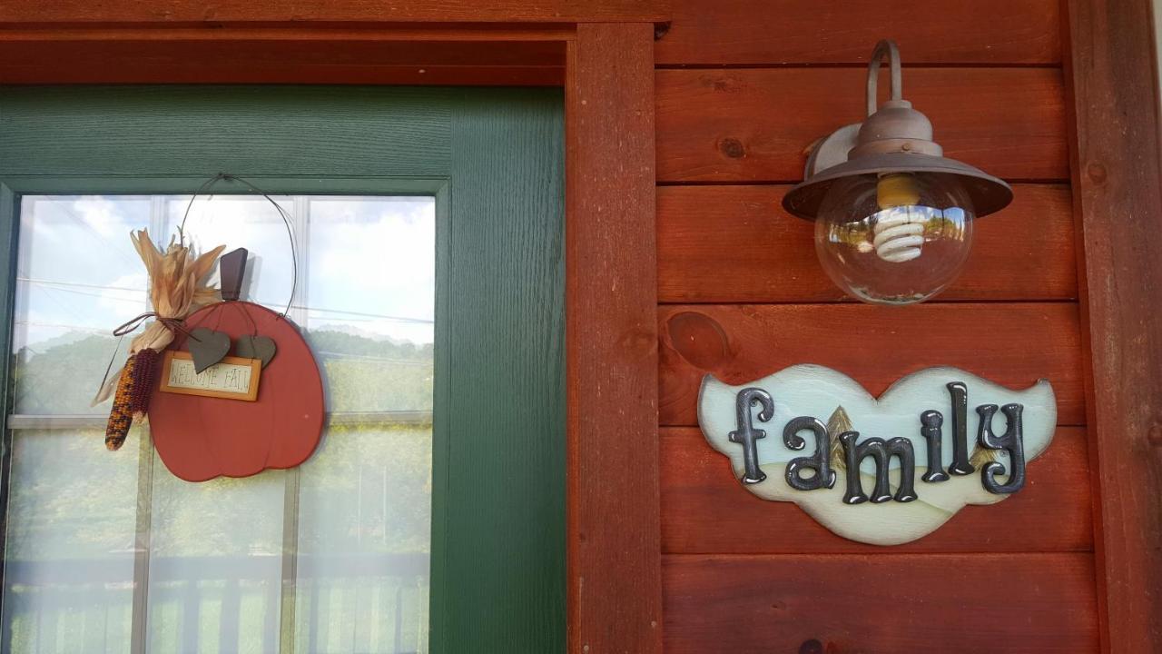 Amish Blessings Cabins Millersburg Eksteriør bilde